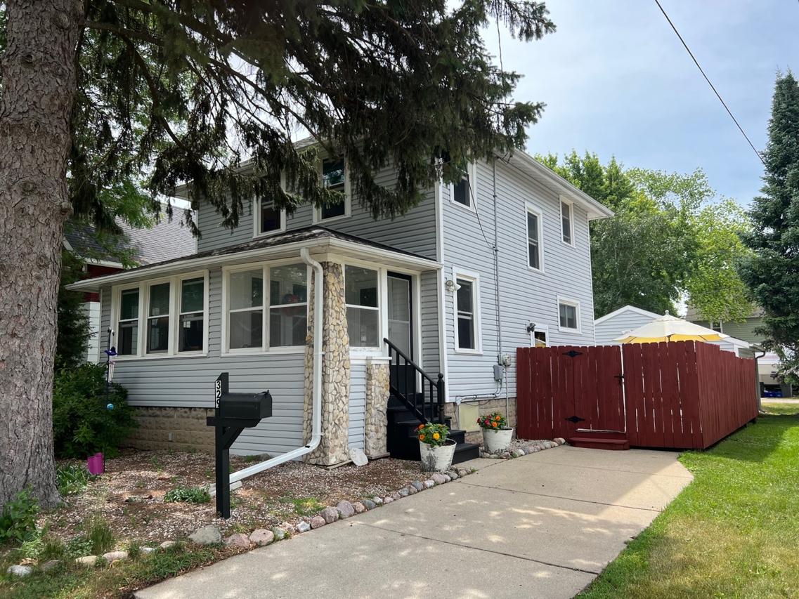 329 Frame Ave., Waukesha, WI 53186