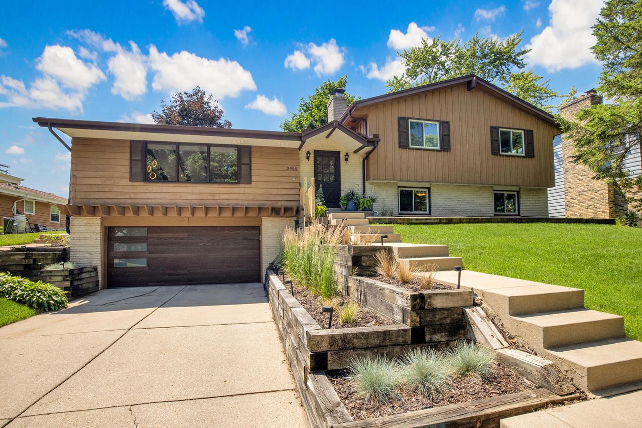 2925 N 122nd St., Wauwatosa, WI 53222