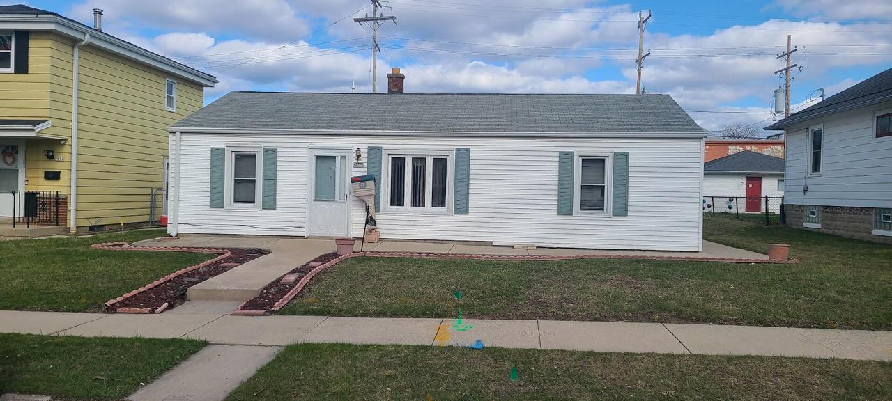 2088 S 57th St, West Allis, WI 53219