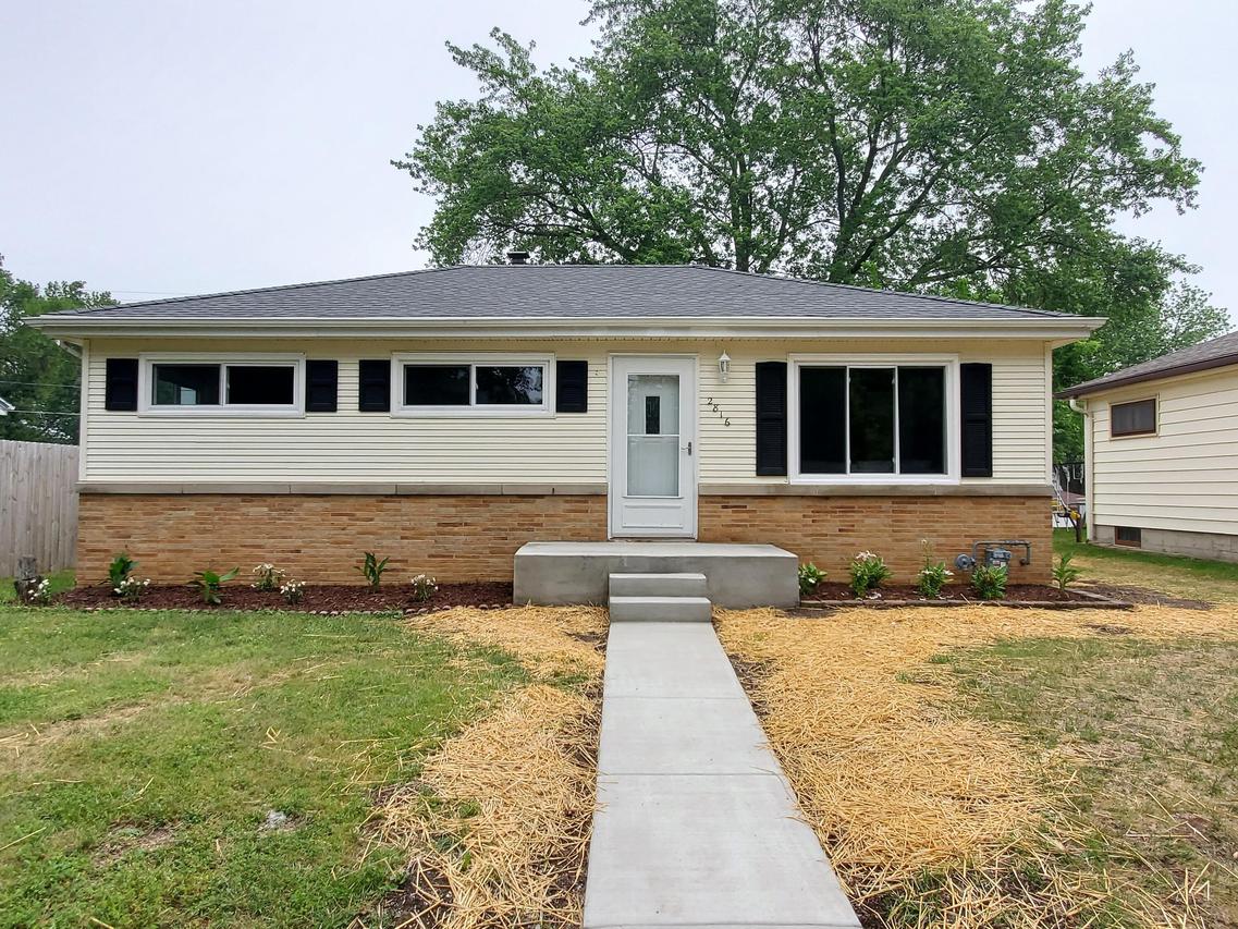 2816 S 69th St, Milwaukee, WI 53219