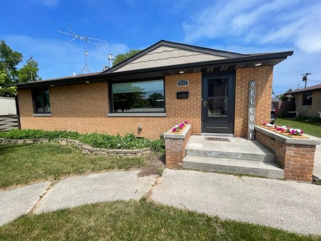 2715 Henry St., Sheboygan, WI 53081