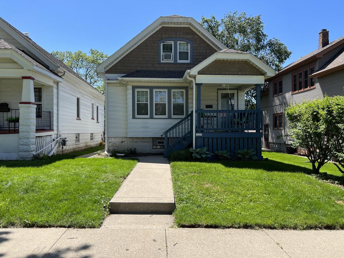 2225 S 77th St., West Allis, WI 53219