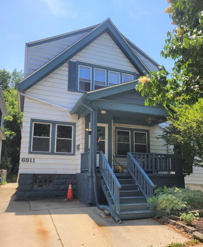6911 Auburn Ave., Wauwatosa, WI 53213