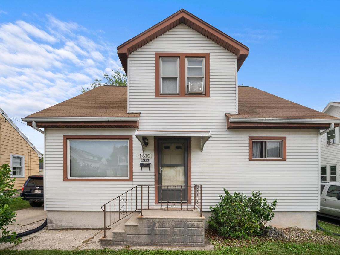 1310 S 21st St., Sheboygan, WI 53081