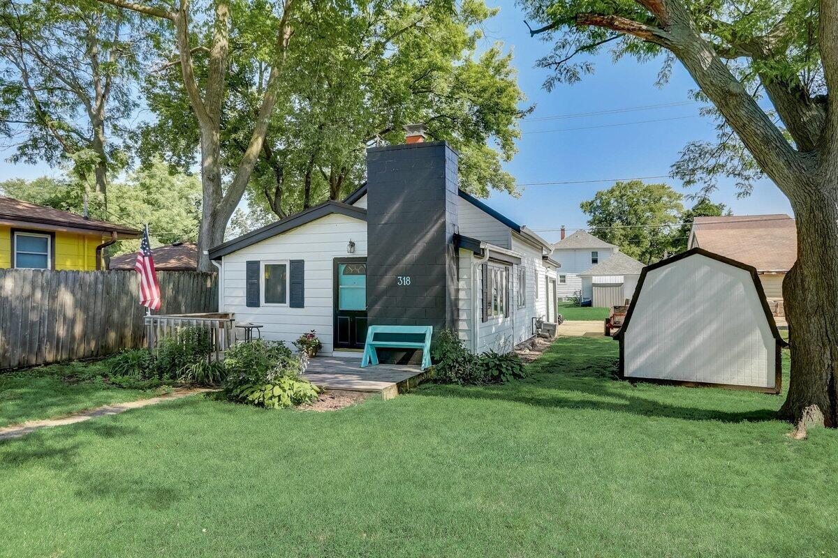 318 Estberg Ave, Waukesha, WI 53186