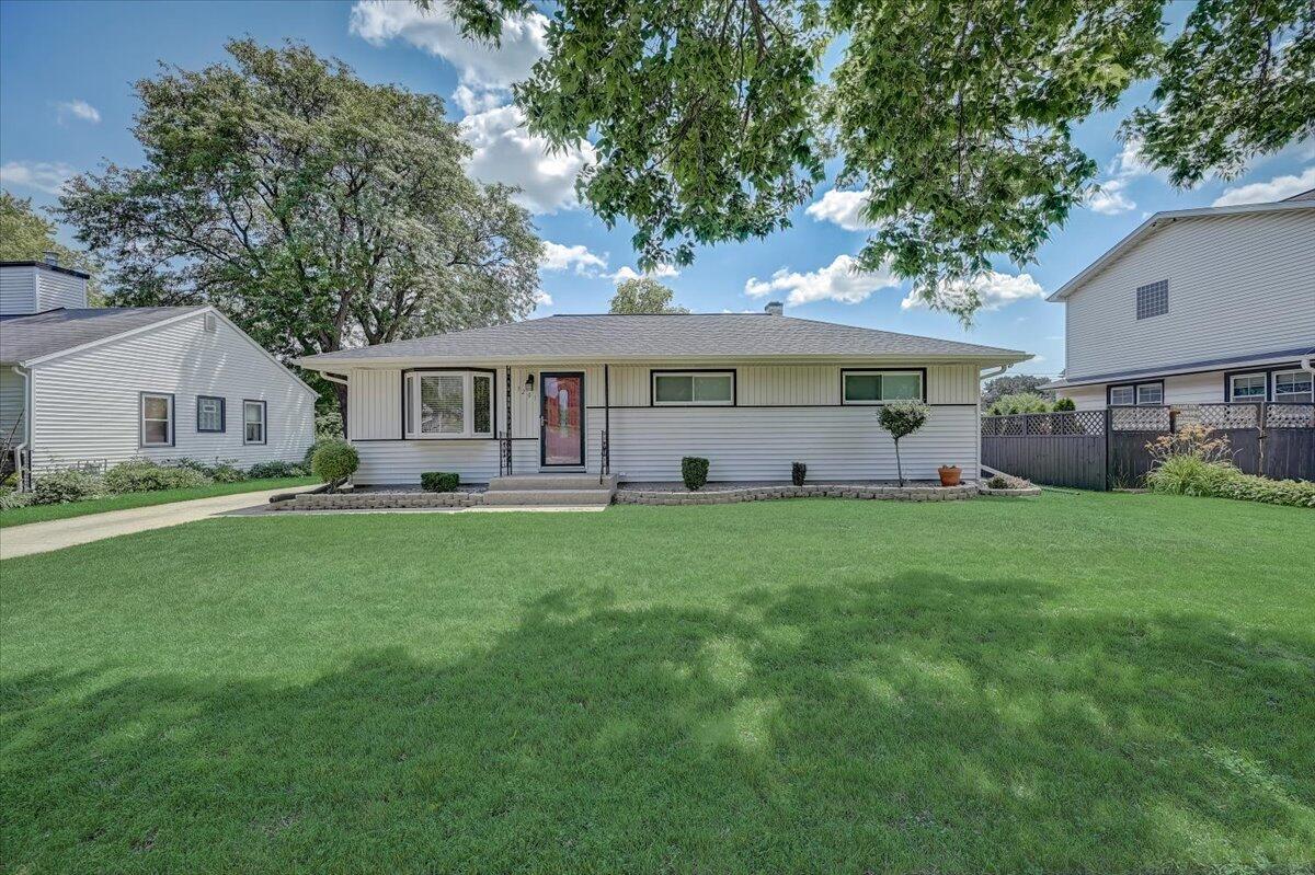 3201 W Parnell Ave, Milwaukee, WI 53221