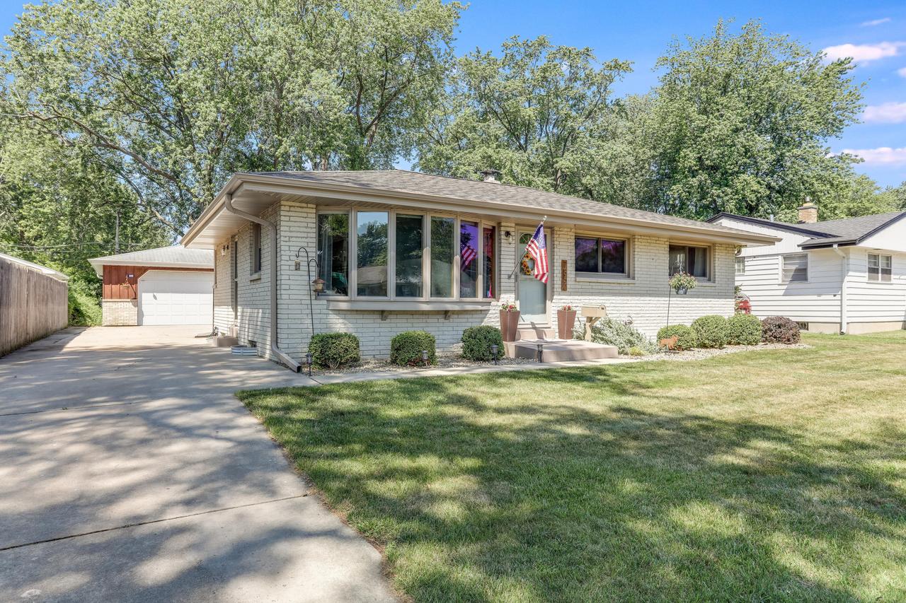 7852 10th Ave., Kenosha, WI 53143