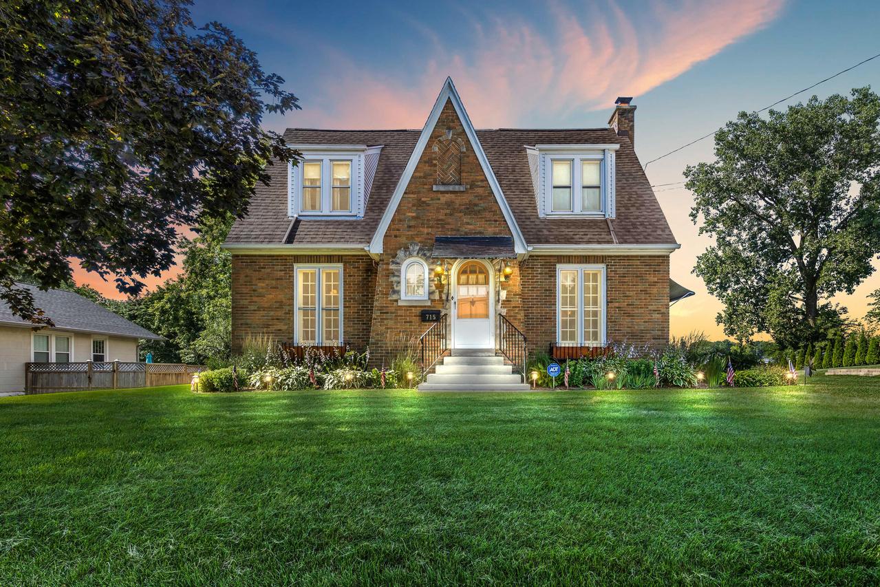 715 E College Ave., Waukesha, WI 53186