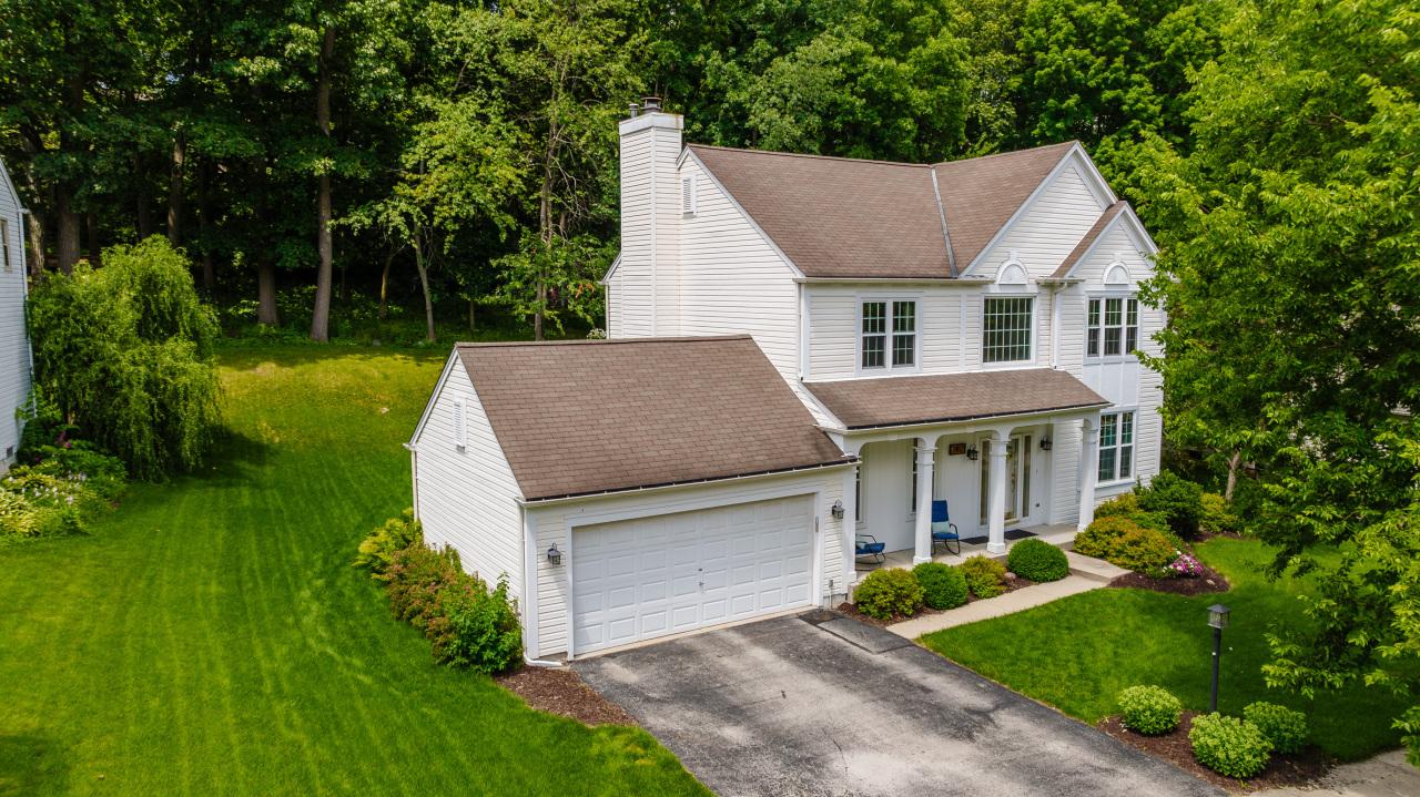 2812 Keri Ct, Waukesha, WI 53188