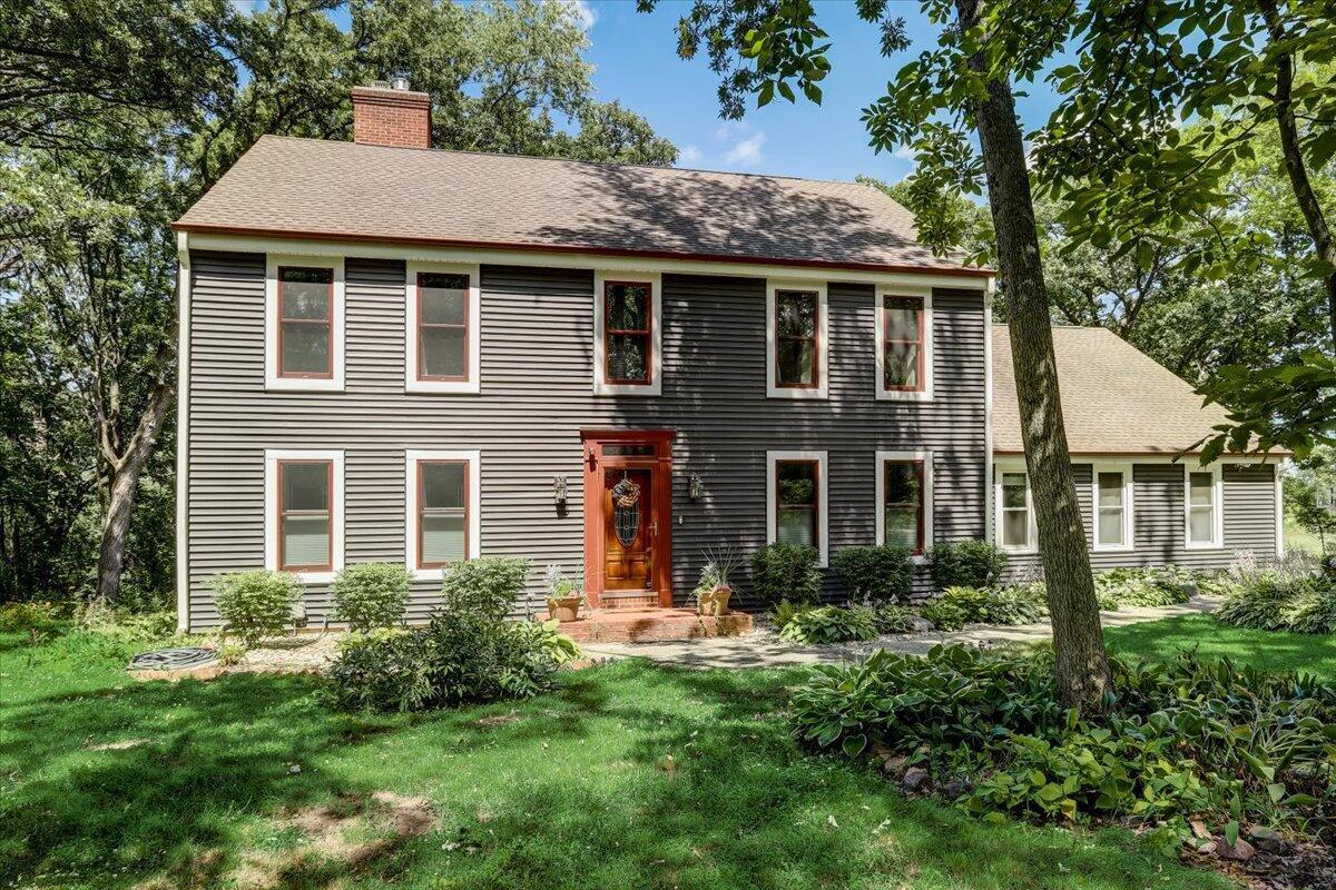 2970 Forestview Cir, Yorkville, WI 53126