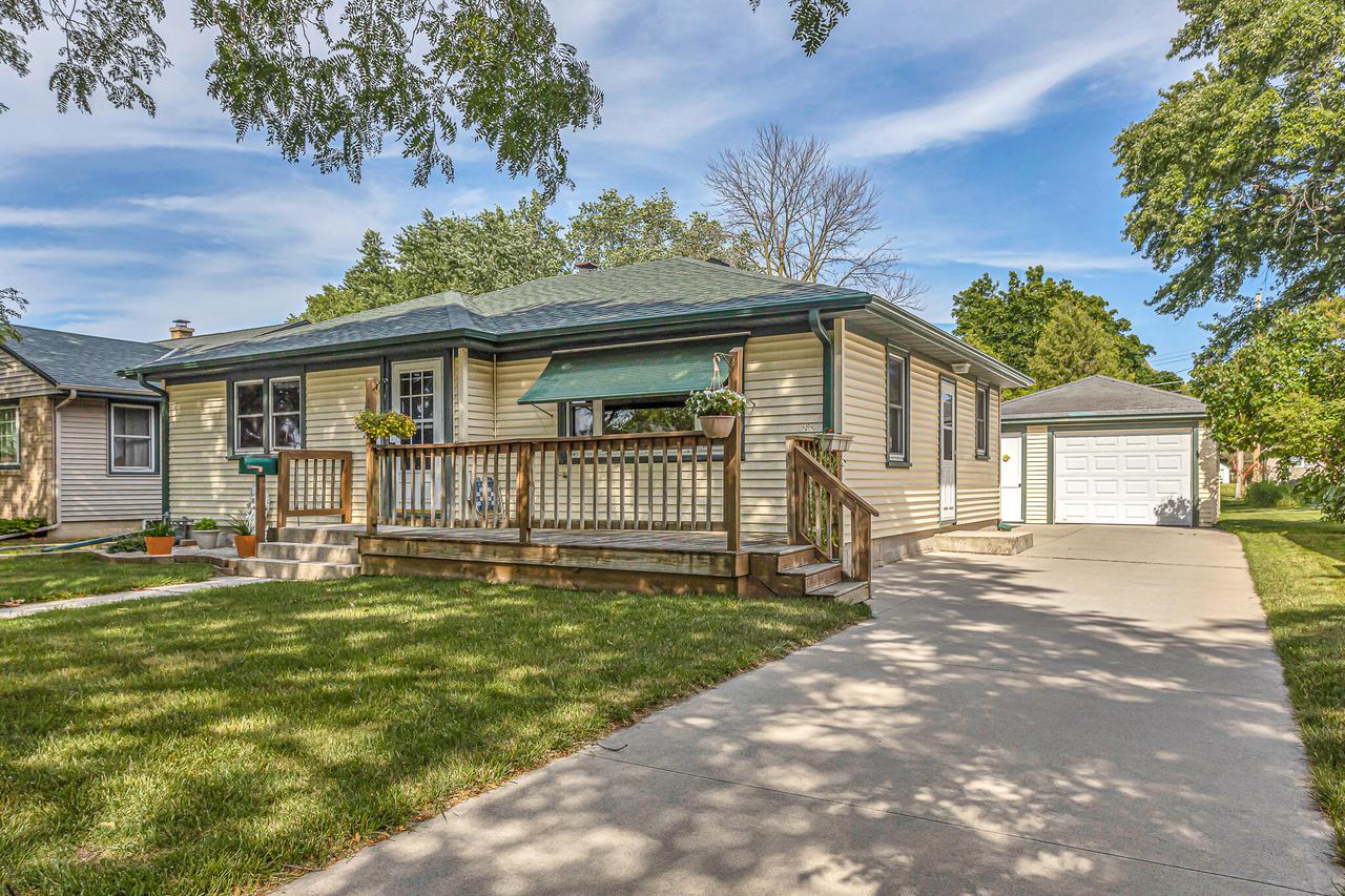 2607 S 17th St., Sheboygan, WI 53081