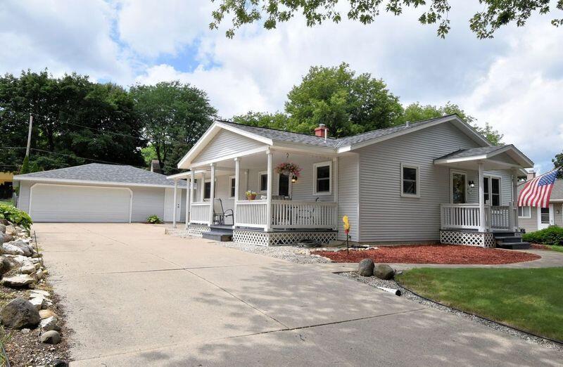 2224 Patricia Ln., Waukesha, WI 53188