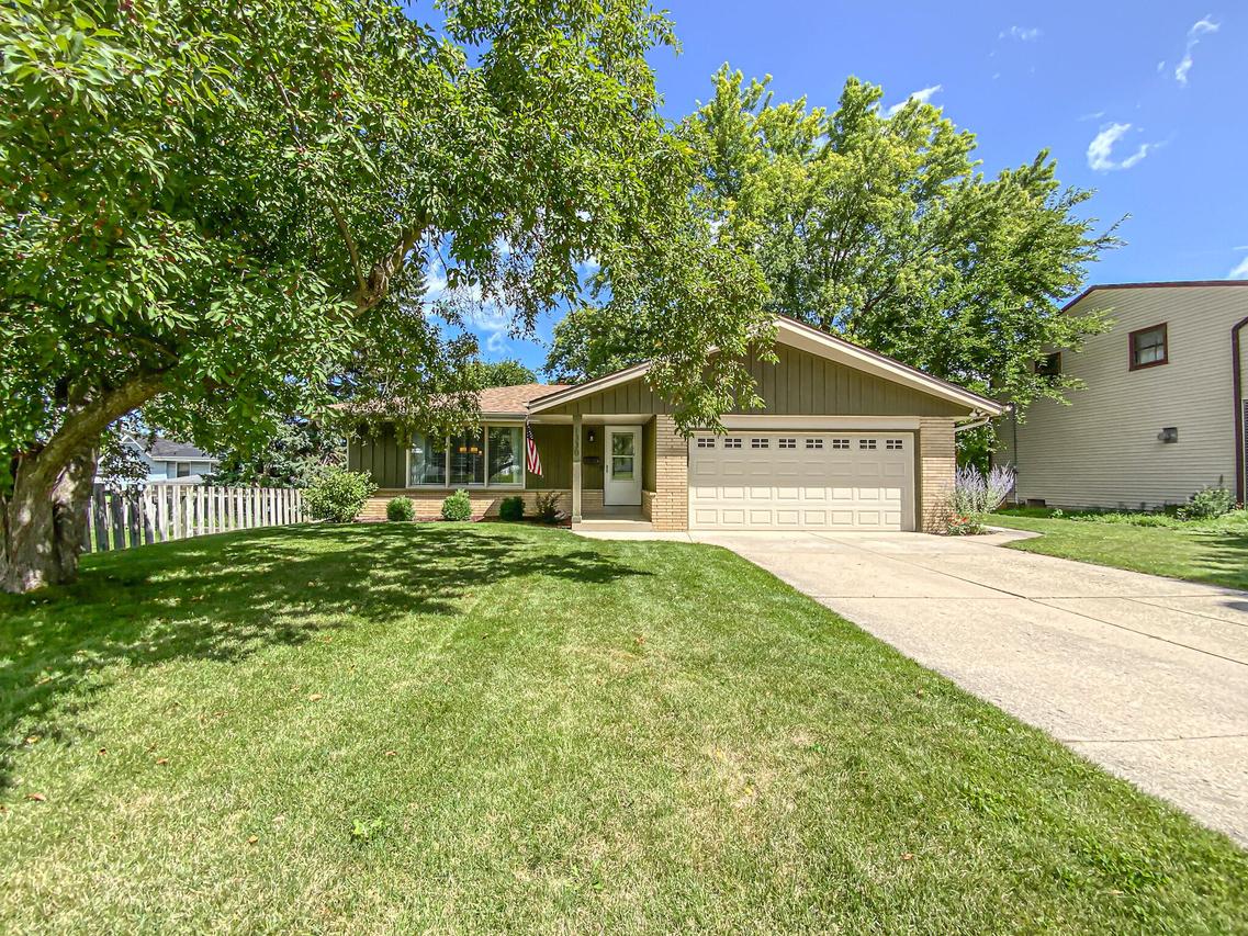 1330 Gertrude St, Waukesha, WI 53186