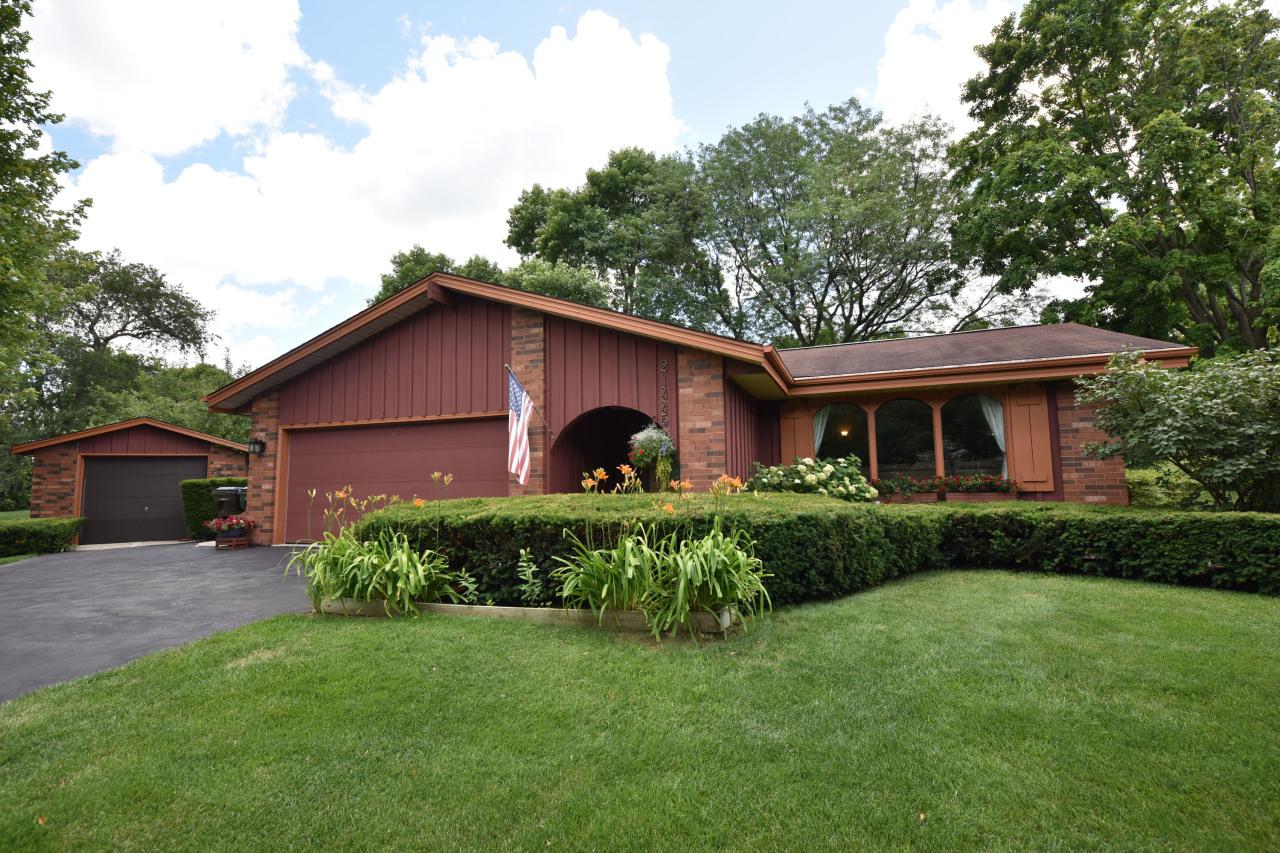 21445 W Hidden Valley Dr., New Berlin, WI 53146