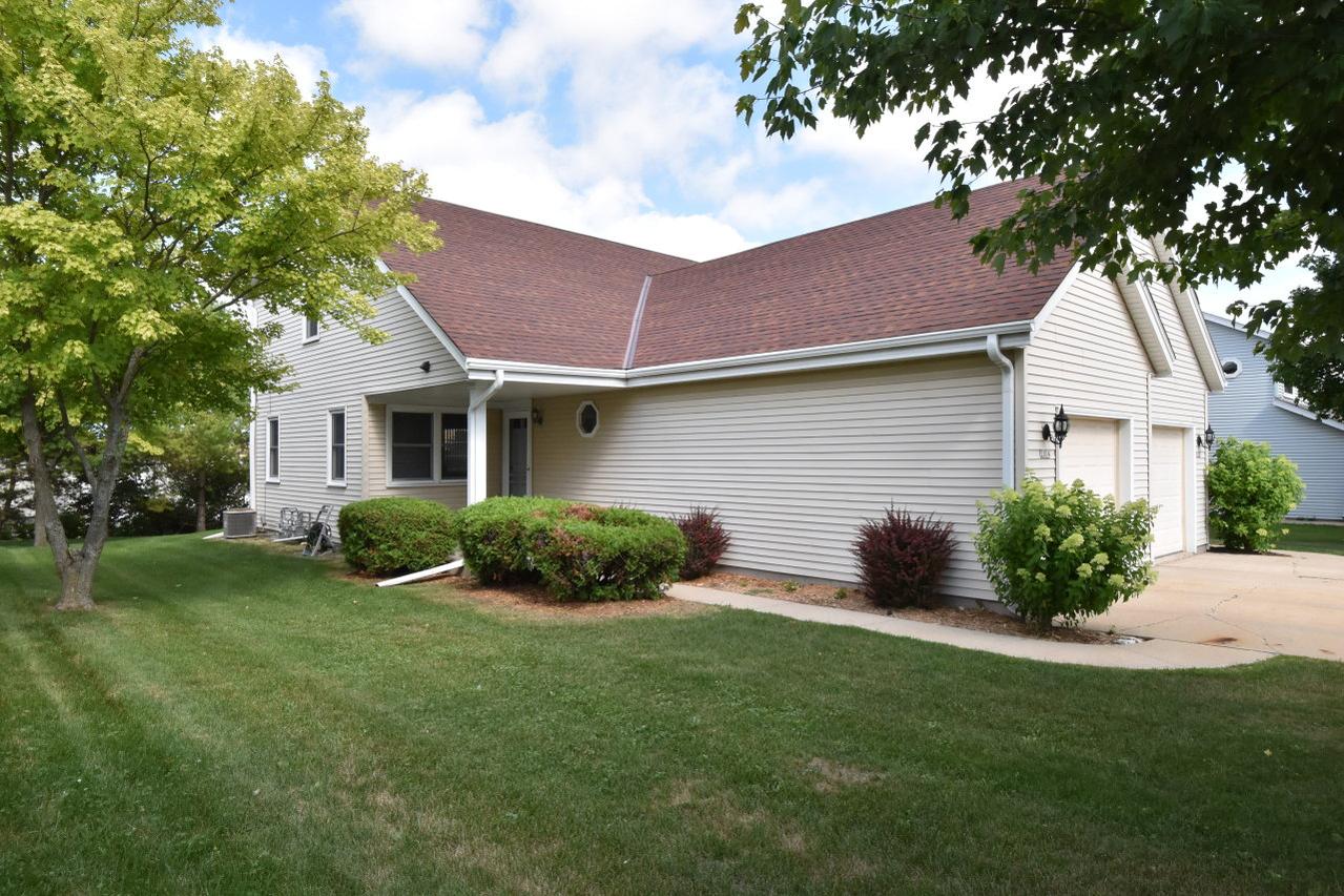 2012 Madera St. #2014, Waukesha, WI 53189