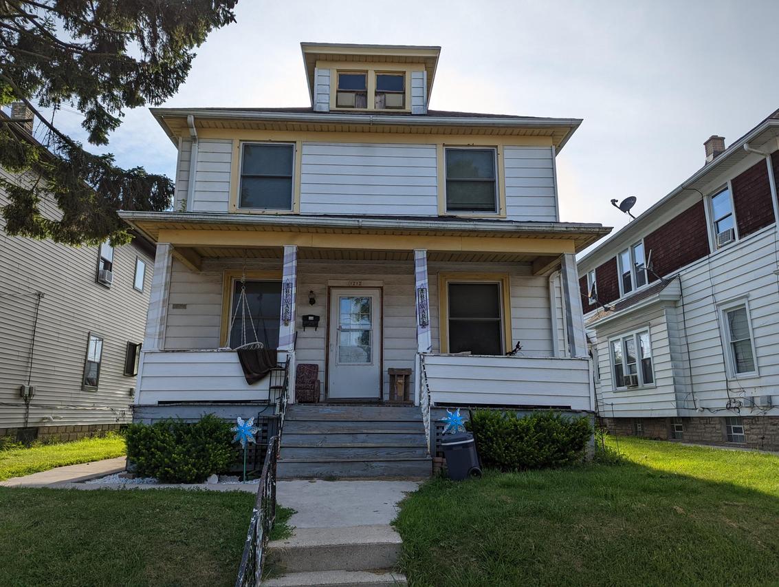 1212 N 17th St. #1210, Sheboygan, WI 53081