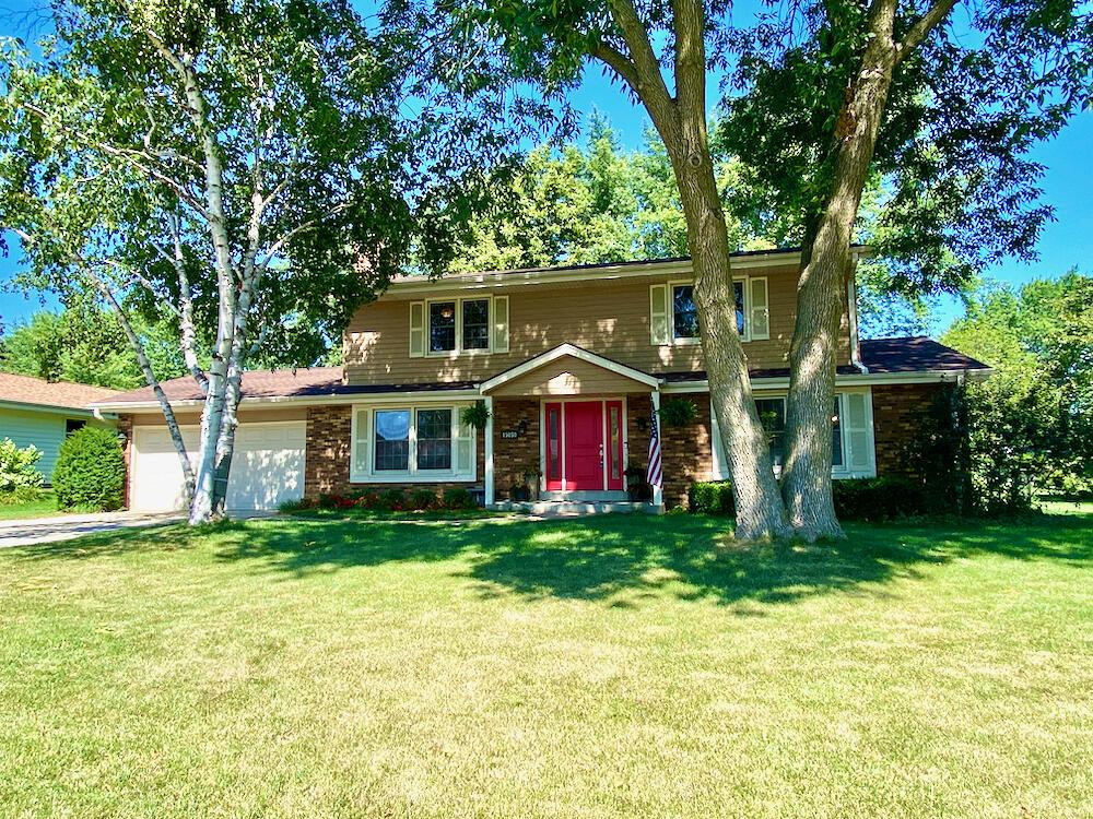 15050 W Kingsway Dr., New Berlin, WI 53151