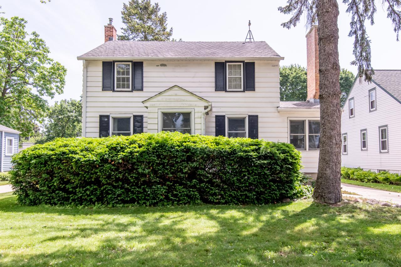 1225 S Grand Ave., Waukesha, WI 53186