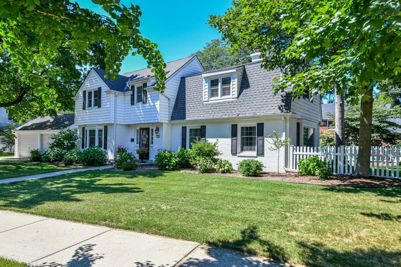 9343 Stickney Ave., Wauwatosa, WI 53226