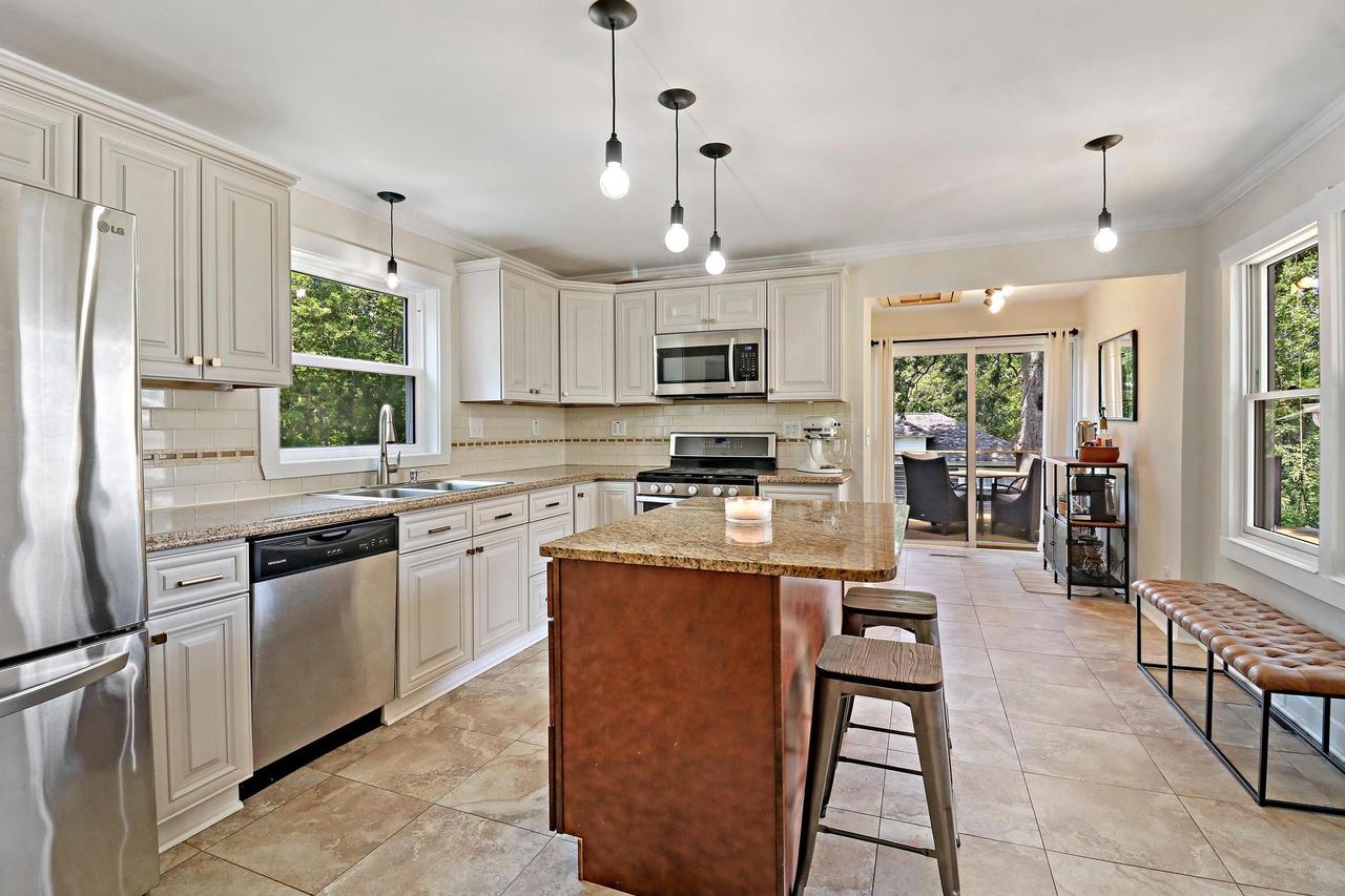 7914 12th St, Somers, WI 53144