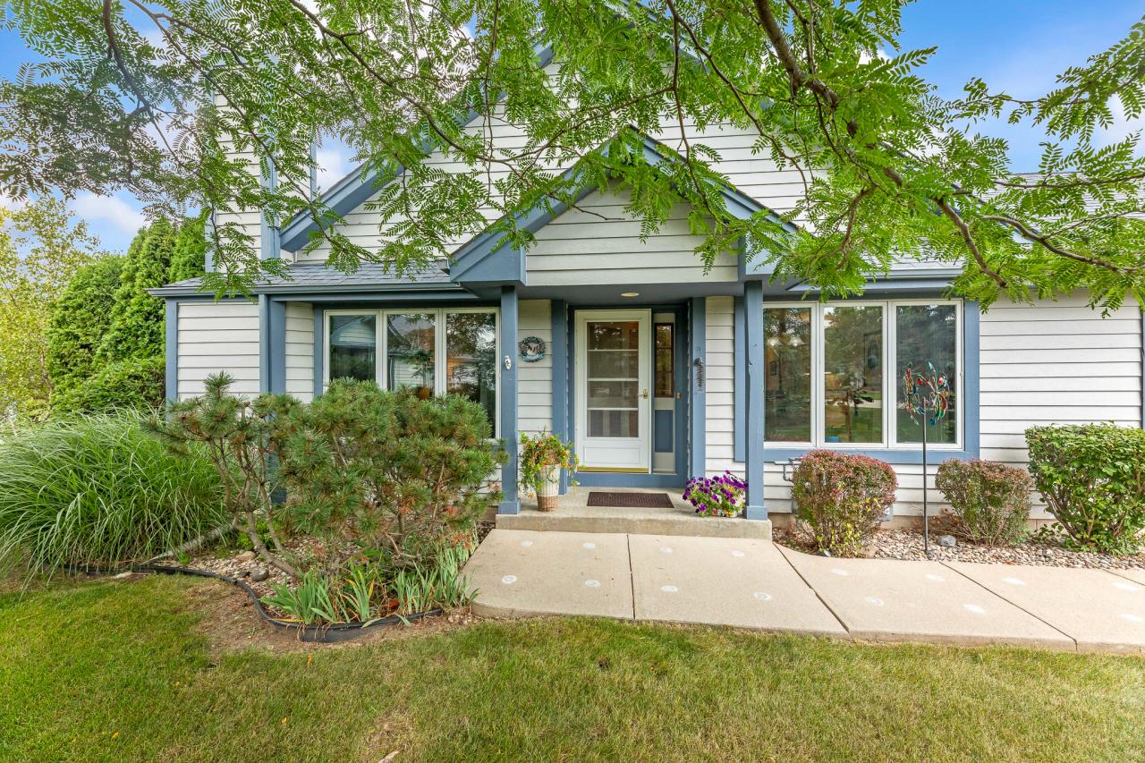 914 Bay View #73, Mukwonago, WI 53149