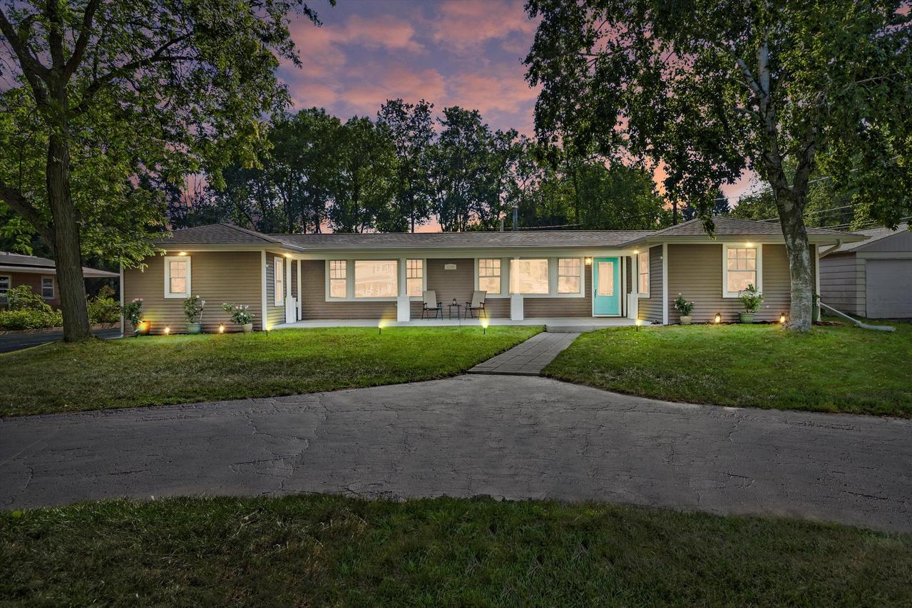 5109 Erie St, Caledonia, WI 53402