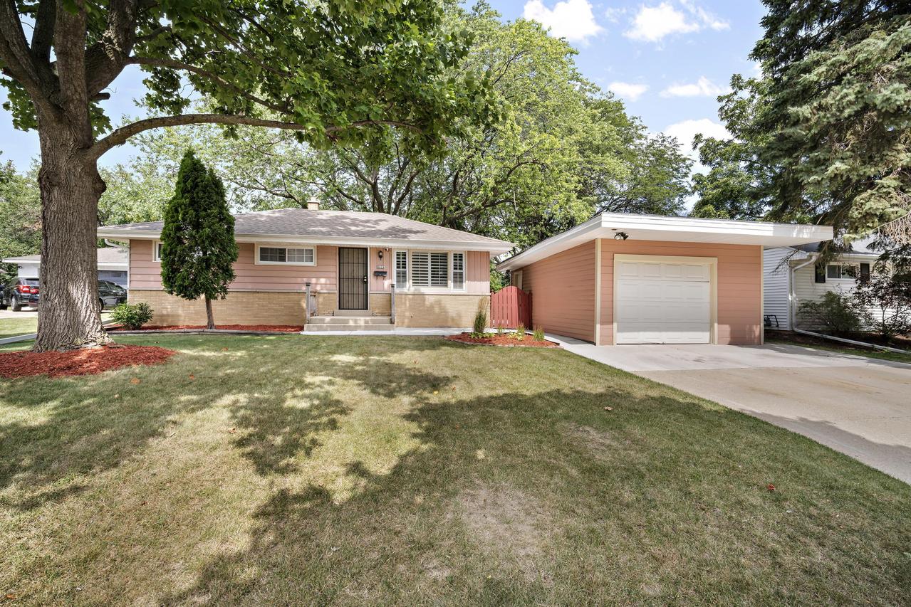 8624 W Douglas Ave, Milwaukee, WI 53225