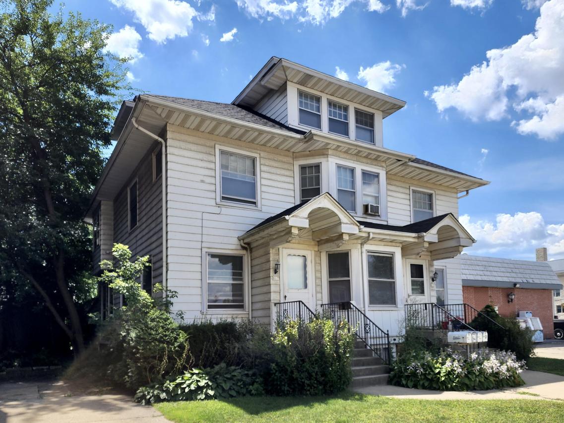 819 60th St #817, Kenosha, WI 53140