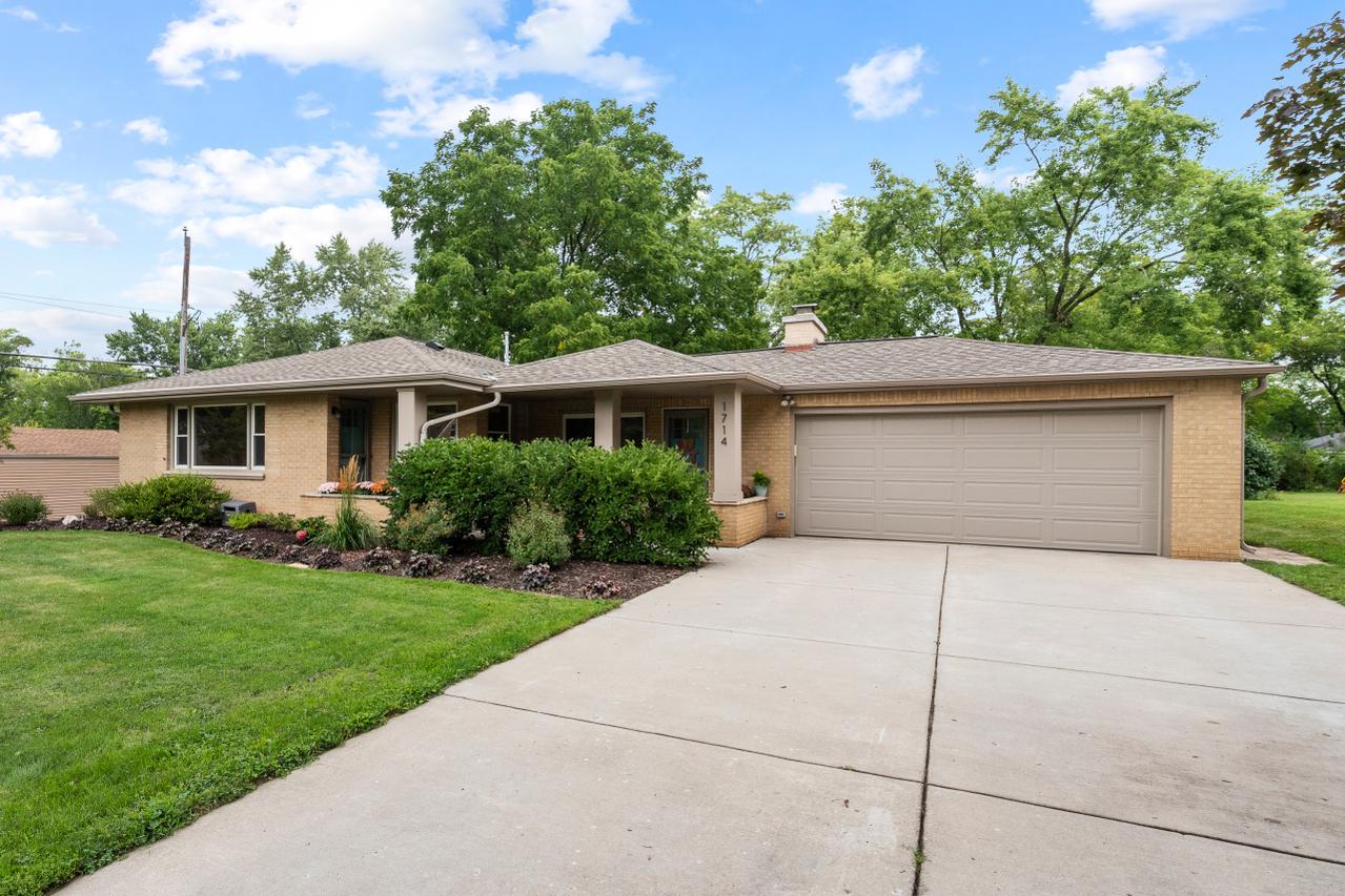 1714 S Berlin Ave., New Berlin, WI 53151
