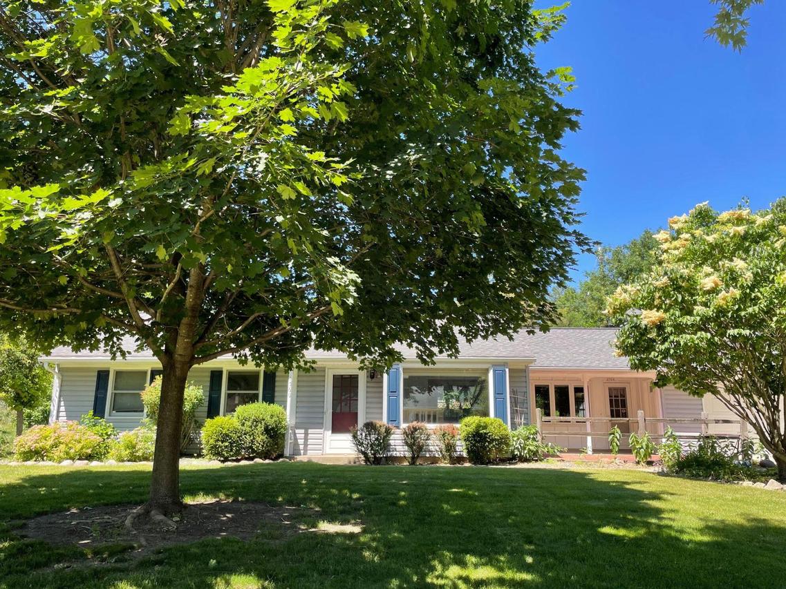 1569 N 118th St., Wauwatosa, WI 53226
