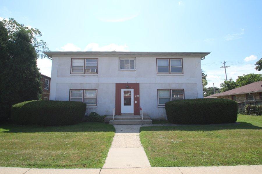 7323 W Center St, Wauwatosa, WI 53210