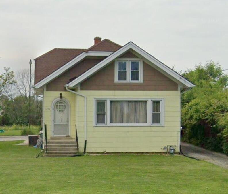 6734 Middle Rd, Caledonia, WI 53402