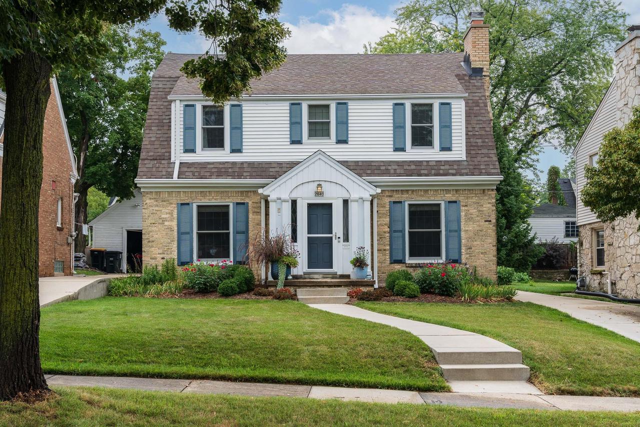 2640 N 83rd St, Wauwatosa, WI 53213