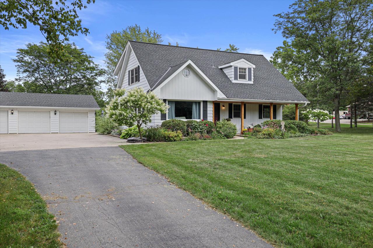 W243S7680 Evergreen Dr, Vernon, WI 53149