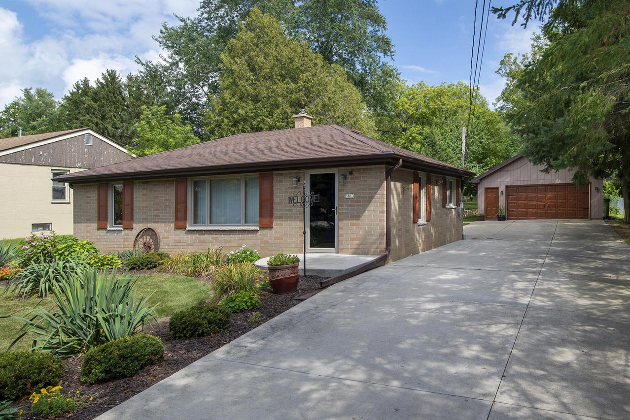 3813 N Green Bay Rd., Caledonia, WI 53404
