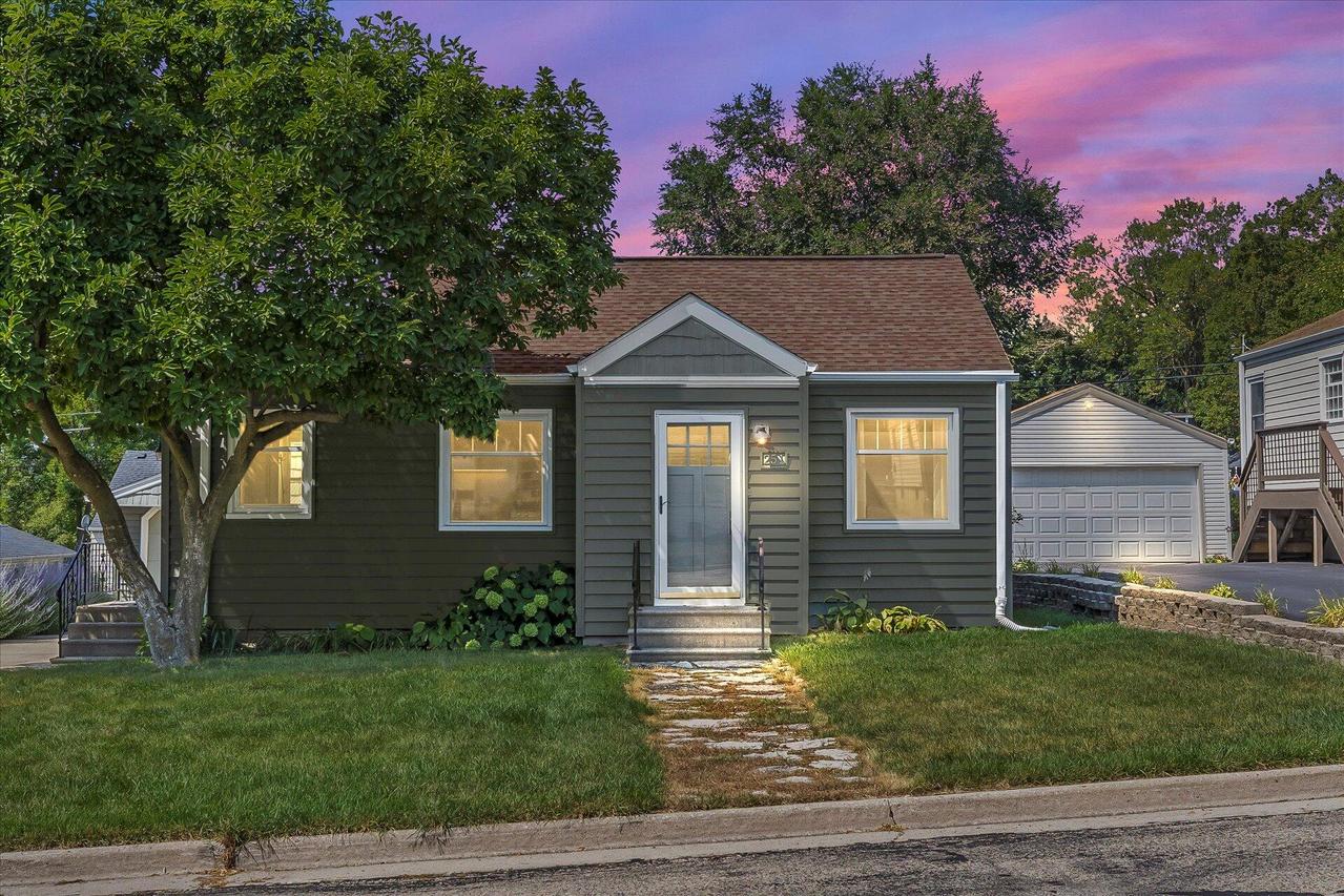 251 N 112th St., Wauwatosa, WI 53226