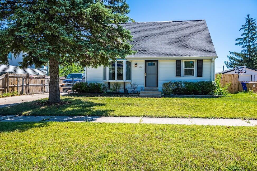 4809 Pershing Blvd, Kenosha, WI 53144