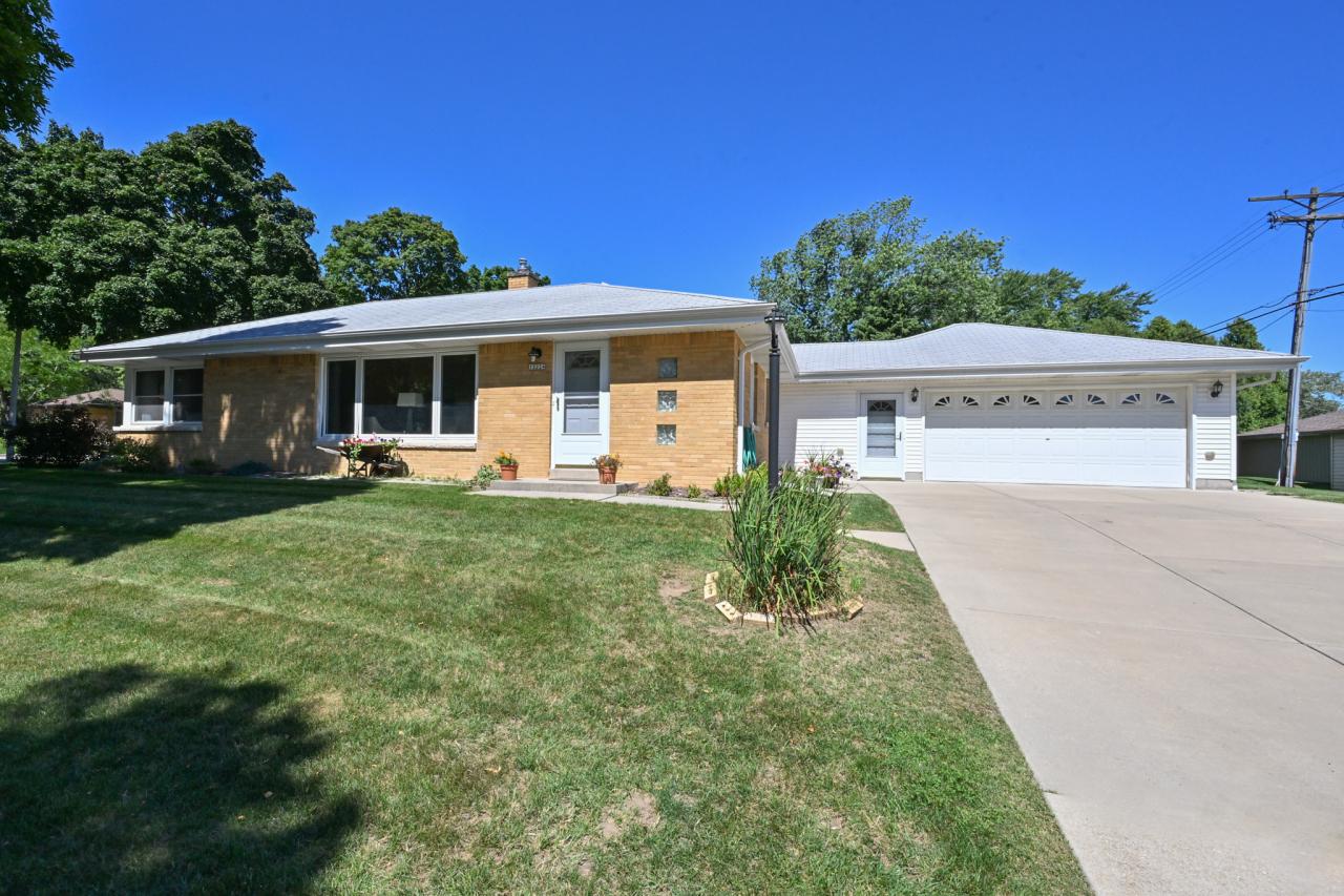 12224 W Garfield Ave., Wauwatosa, WI 53226