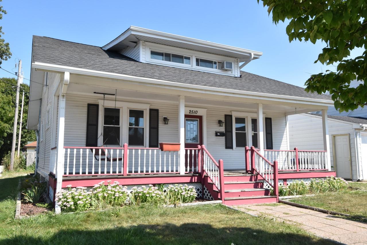 2510 69th St, Kenosha, WI 53143