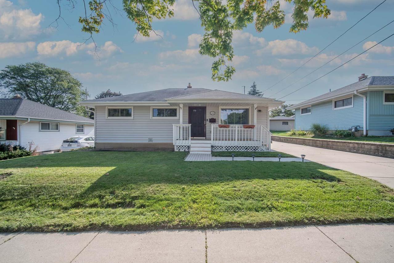 2838 S 63rd St, Milwaukee, WI 53219