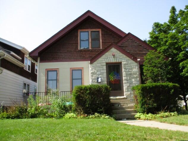 2379 N 65th St, Wauwatosa, WI 53213