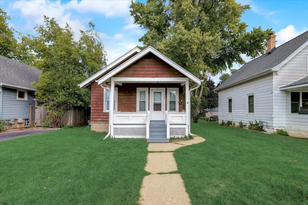 318 W Wabash Ave., Waukesha, WI 53186