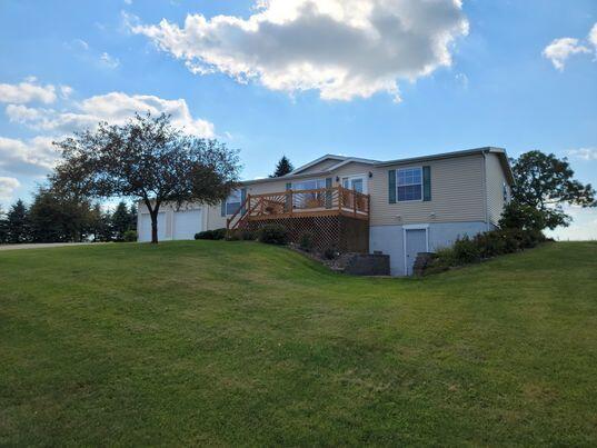 315 White St., Benton, WI 53803