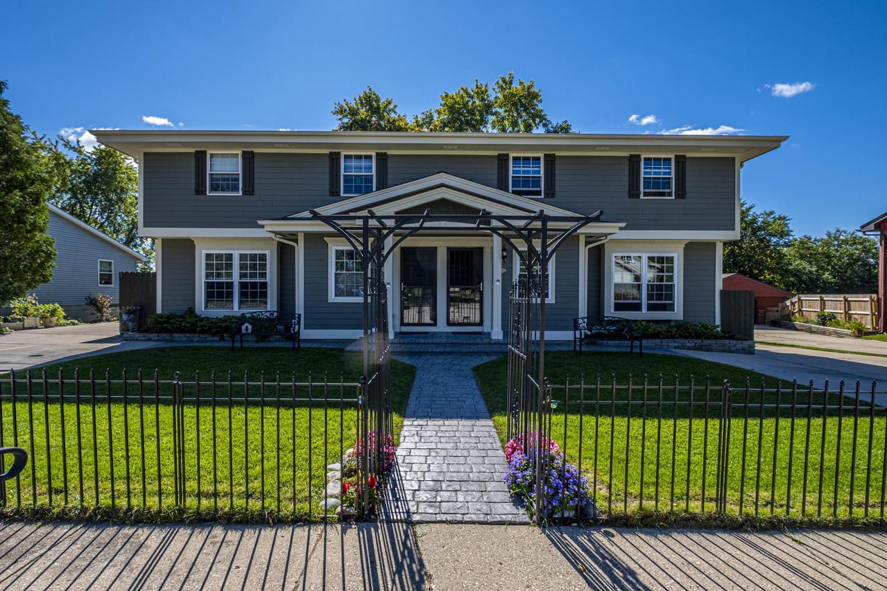 1609 Dover Dr. #1611, Waukesha, WI 53186