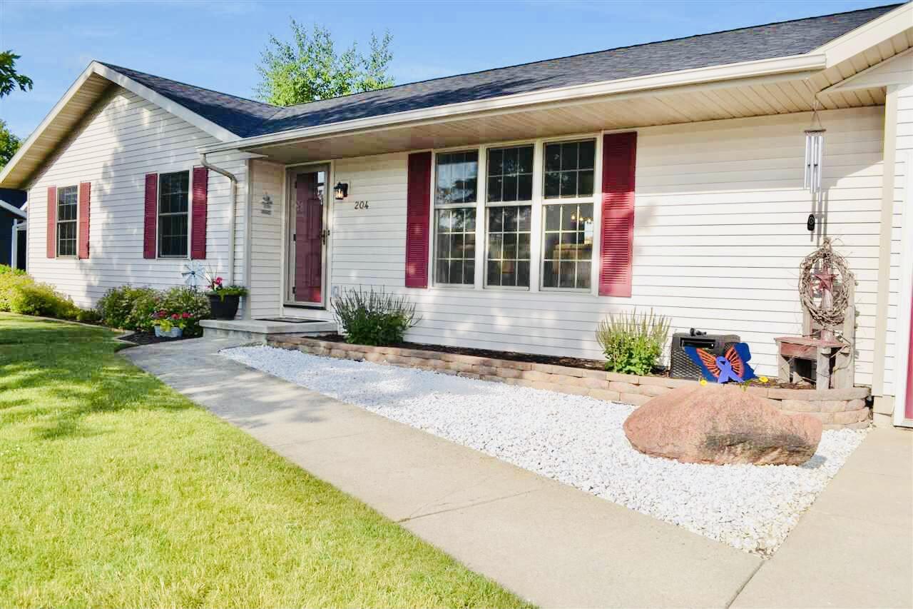 204 S 7th Ave, Saint Nazianz, WI 54232
