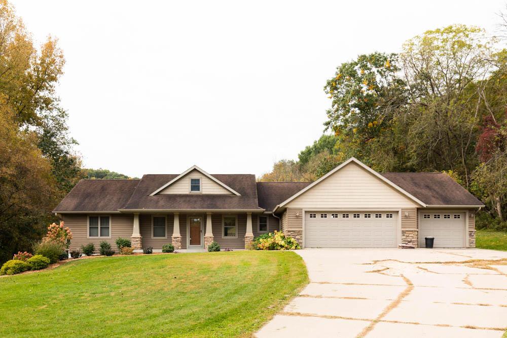 N2701 Sophia Ln, Barre, WI 54601