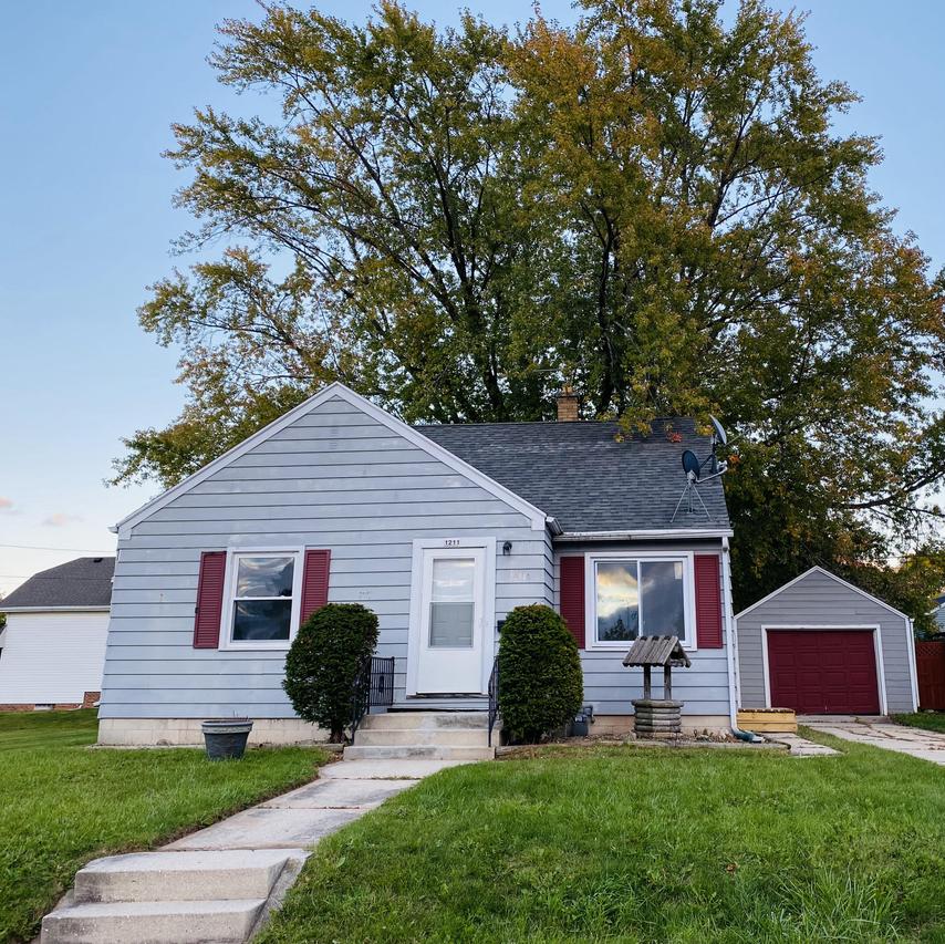 1211 S 22nd St, Sheboygan, WI 53081
