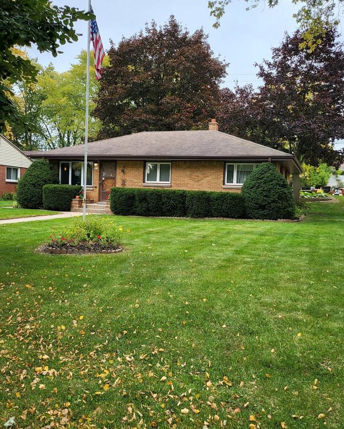 4234 N 93rd St, Wauwatosa, WI 53222