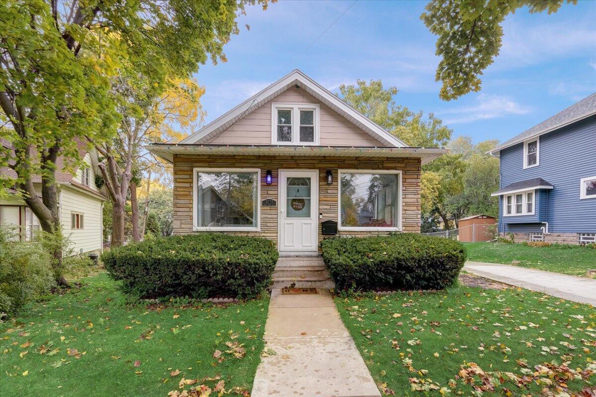 301 N Racine Ave., Waukesha, WI 53186