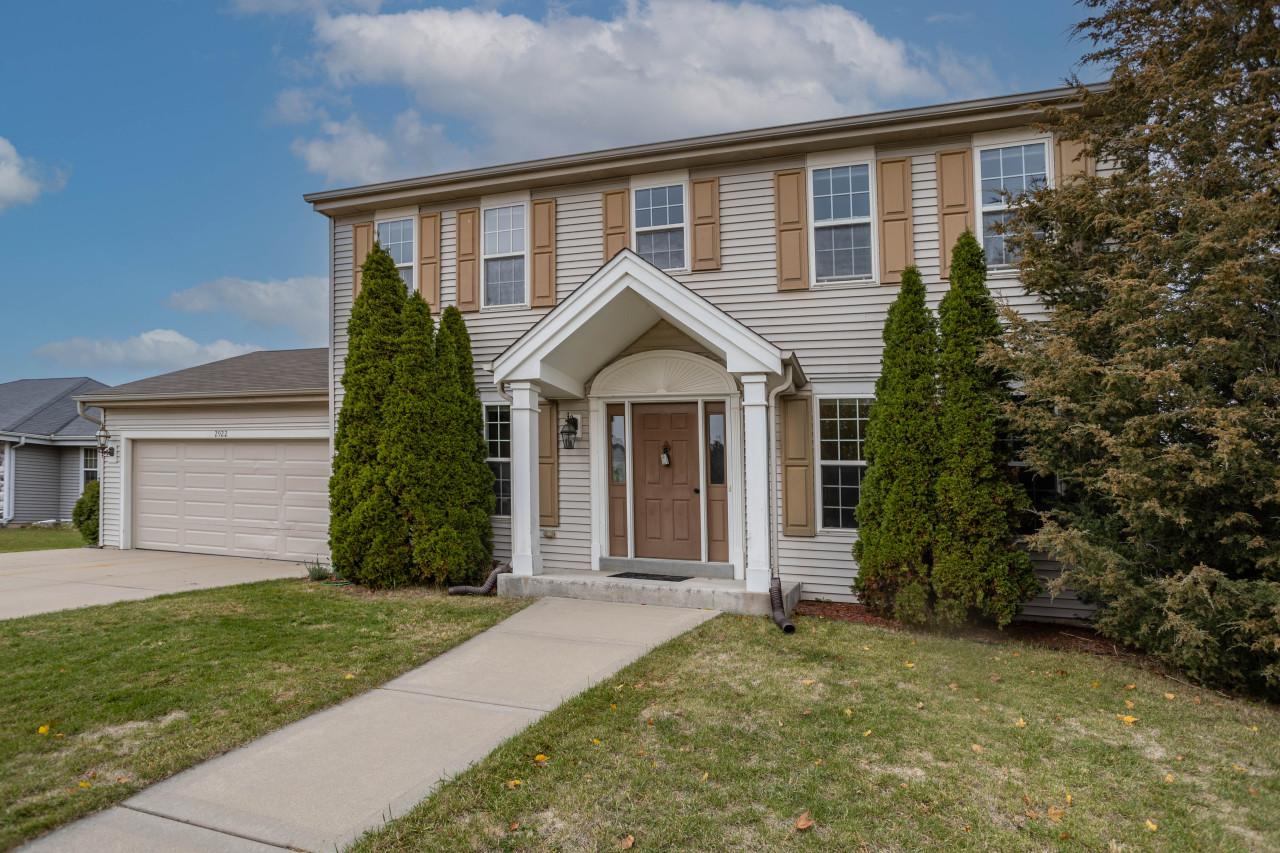 2922 Rocky Creek, Waukesha, WI 53189